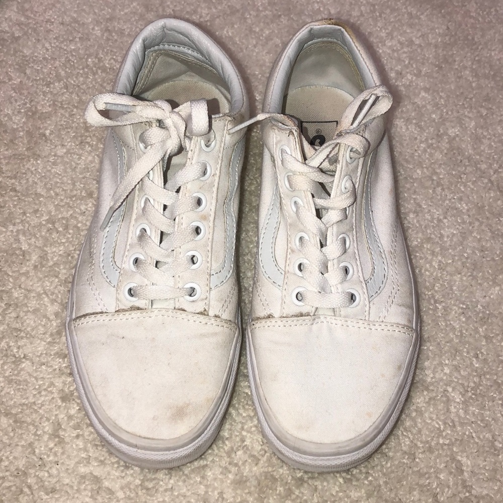 Women’s White Vans Old Skool Sneaker